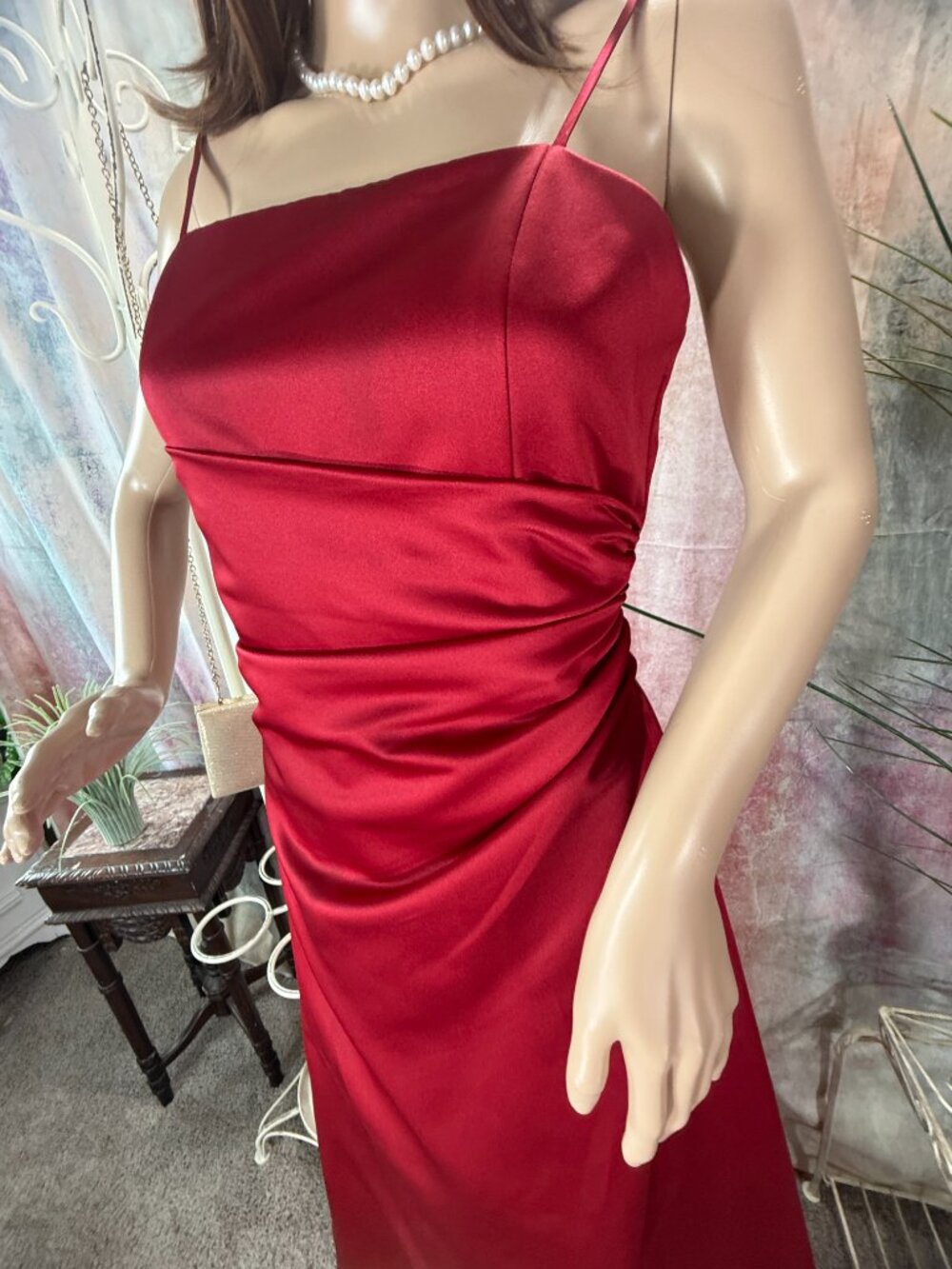 📌 David's Bridal Apple Red Satin Trumpet Prom - Bridesmaid - Formal Night Gown - Picture 3 of 16